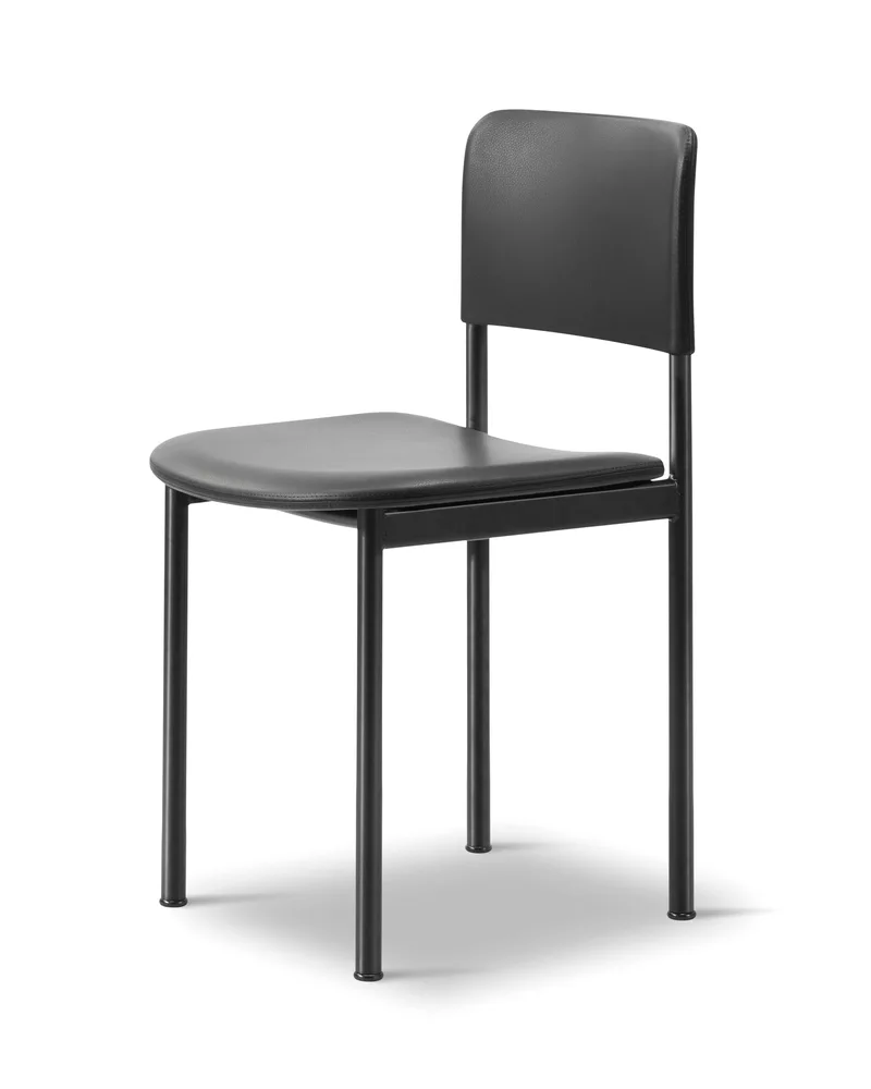 Plan Chair Fully Upholstered de Fredericia en Leather Omni 301, Black, Black – photo du produit 1 sur 4