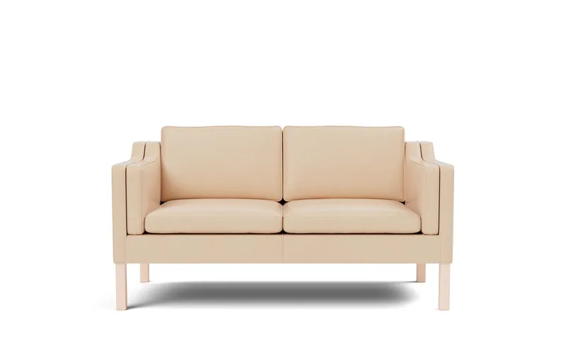 Mogensen 2212 Sofa by Fredericia in Leather Vegeta 90, Natural, Oak soap – product photo