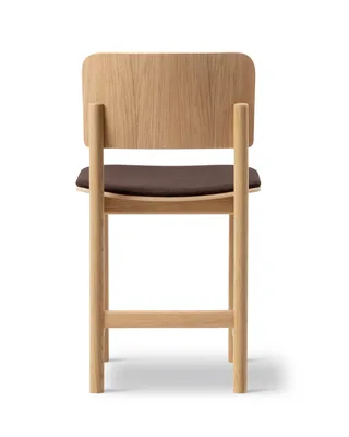 Plan Wood Chair Seat upholstered van Fredericia in Saxion 397, Oak lacquer, FSC Mix 70% – productfoto 2 van 4