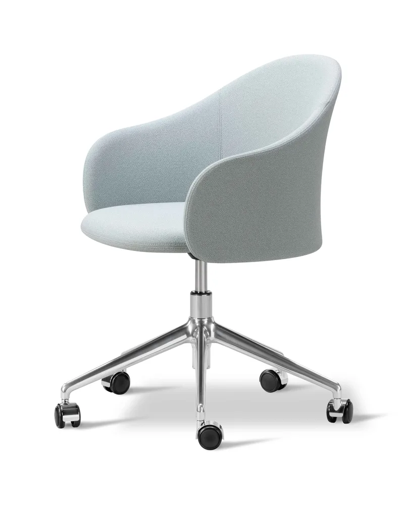 Gomo Armchair Swivel Base 5-star by Fredericia in Mylla 811, Polished aluminium – product photo 1 of 2