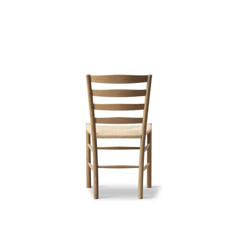 Klint Chair by Fredericia in Natural paper cord, Oak oil, FSC Mix 70% – product photo 2 of 4