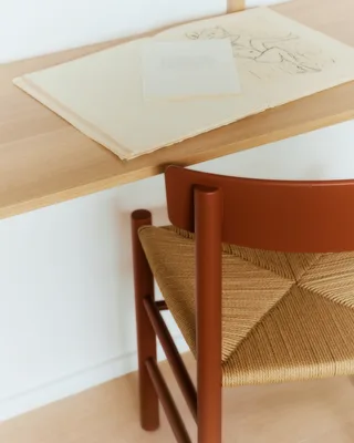 J39 Mogensen Chair by Fredericia in Natural paper cord, Beech Heritage red, FSC Mix 70% – interior photo 2 of 8