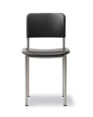 Plan Chair Fully Upholstered by Fredericia in Leather Omni 301, Black, Brushed steel – product photo 4 of 4