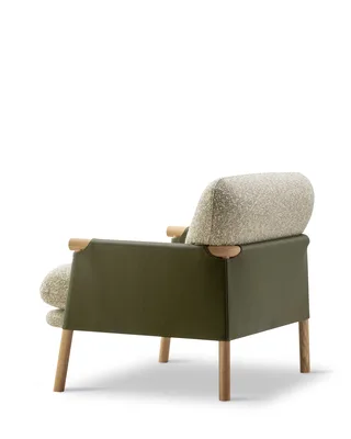 Savannah Chair von Fredericia in Zero 0002, Leather Trace 8146, Olive, Oak light oil, FSC Mix 70% – Produktfoto 3 von 4