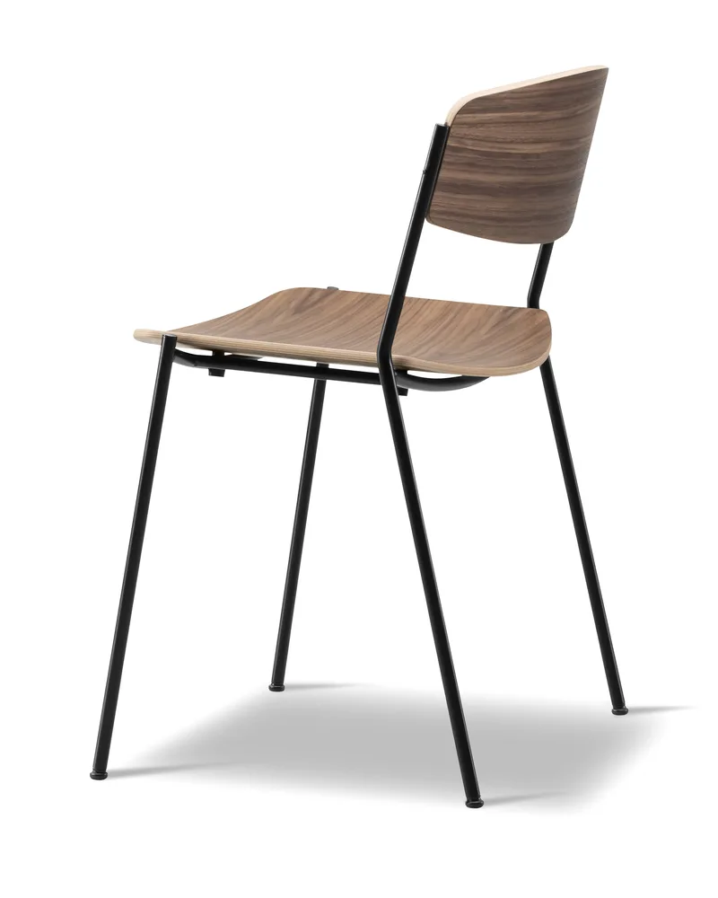 Lynderup Chair de Fredericia en Walnut lacquer, FSC Mix 70%, Black lacquer – photo du produit 5 sur 6