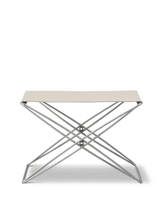JG Folding Stool de Fredericia en Natural canvas, Brushed stainless steel – photo du produit 5 sur 5