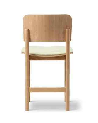 Plan Wood Chair Seat upholstered van Fredericia in Saxion 927, Oak lacquer, FSC Mix 70% – productfoto 2 van 4