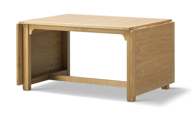 Library Table by Fredericia in Oak oil, FSC Mix 70% – product photo 7 of 15