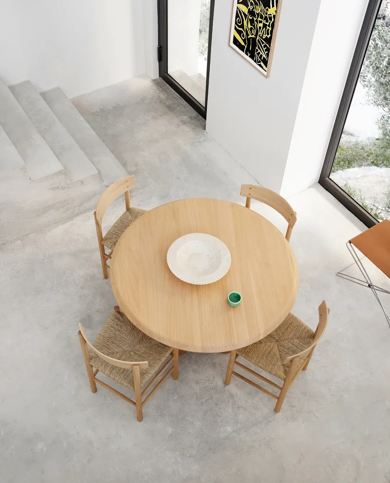 Islets Dining Table von Fredericia in Oak light oil, FSC Mix 70% – Ambientefoto 2 von 5