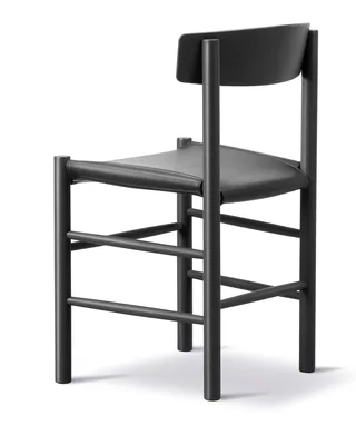 J39 Mogensen Chair Seat Upholstered by Fredericia in Leather Omni 301, Black, Beech black lacquer, FSC Mix 70% – product photo 3 of 4