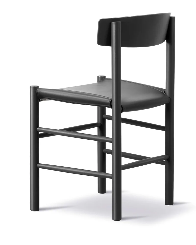 J39 Mogensen Chair Seat Upholstered by Fredericia in Leather Omni 301, Black, Beech black lacquer, FSC Mix 70% – product photo 3 of 4