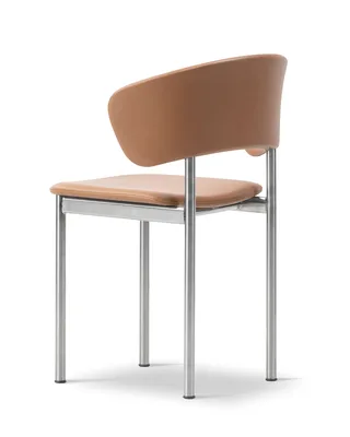 Plan Armchair van Fredericia in Leather Max 95, Cognac, Brushed steel – productfoto 3 van 4