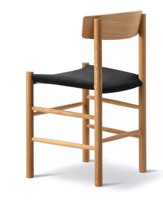 J39 Mogensen Chair Seat Upholstered van Fredericia in Black canvas, Oak oil, FSC Mix 70% – productfoto 3 van 4