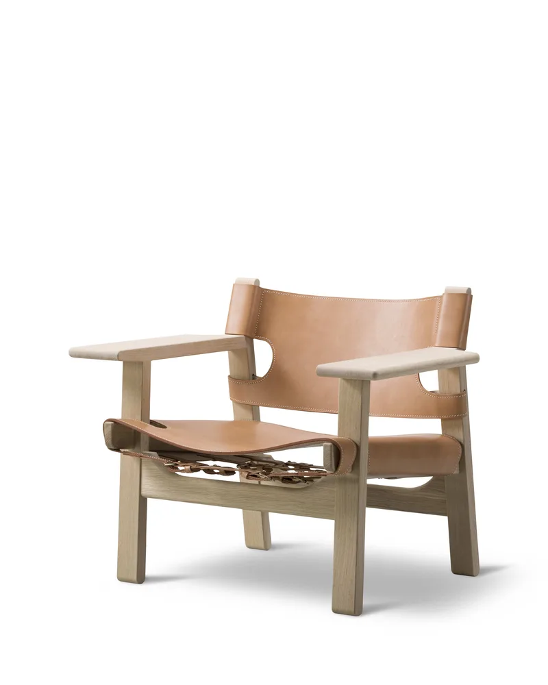 The Spanish Chair van Fredericia in Leather, natural, Oak soap, FSC Mix 70% – productfoto 1 van 7