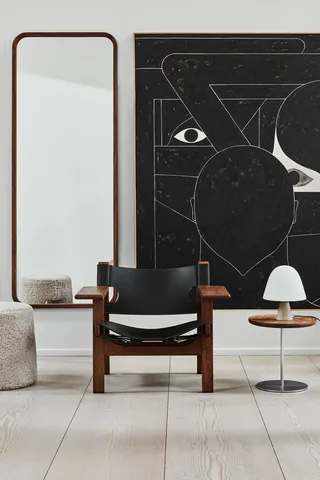 The Spanish Chair by Fredericia in Leather, black, Smoked oak, olied, FSC Mix 70% – interior photo 3 of 8