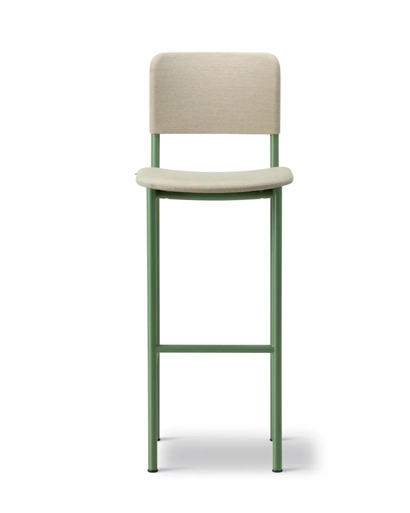 Plan Barstool Fully upholstered van Fredericia in Steelcut Quartet 924, Modernist green, Sh 78 cm – productfoto