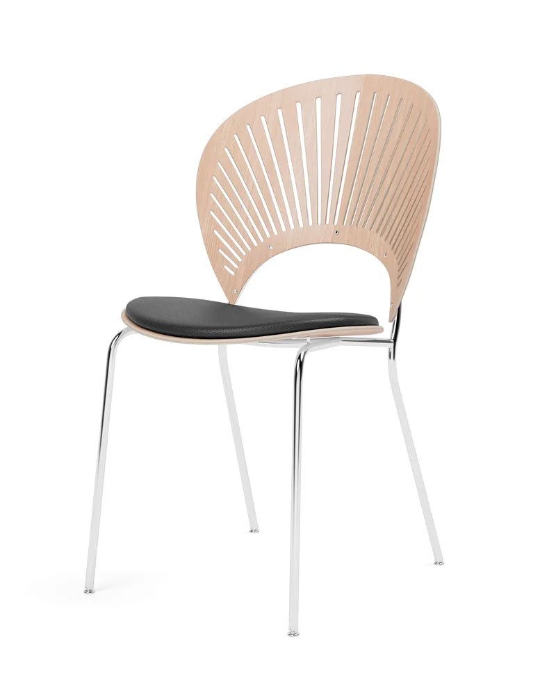 Trinidad Chair Seat upholstered de Fredericia en Leather Omni 301, Black, Oak lacquer, FSC Mix 70%, Chrome – photo du produit 1 sur 4
