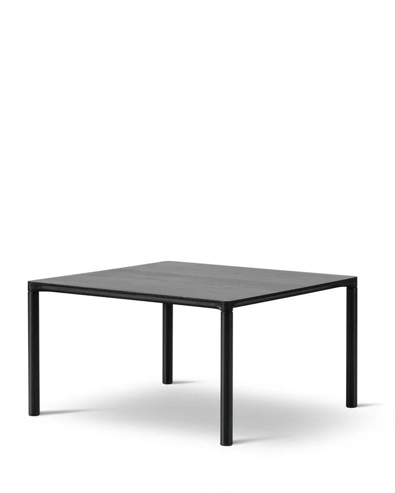 Piloti Wood, 63x63 cm de Fredericia en Oak black lacquer, FSC Mix 70%, 35 cm – photo du produit 1 sur 2