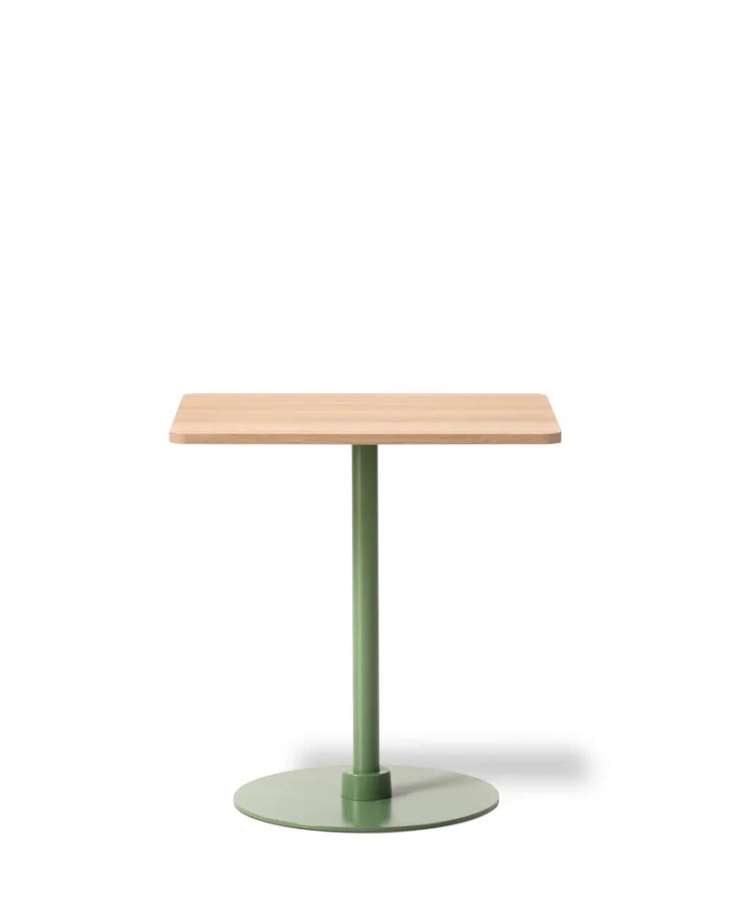 Plan Column Table 60x70 cm van Fredericia in Oak light oil, FSC Mix 70%, Modernist green, 73 cm – productfoto 2 van 2