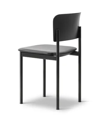 Plan Chair Seat Upholstered by Fredericia in Leather Omni 301, Black, Black ash, FSC Mix 70%, Black – product photo 3 of 4