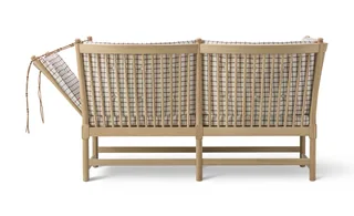 The Spoke-Back Sofa by Fredericia in Cotil 863, 53938, Oak soap, FSC Mix 70% – product photo 2 of 4