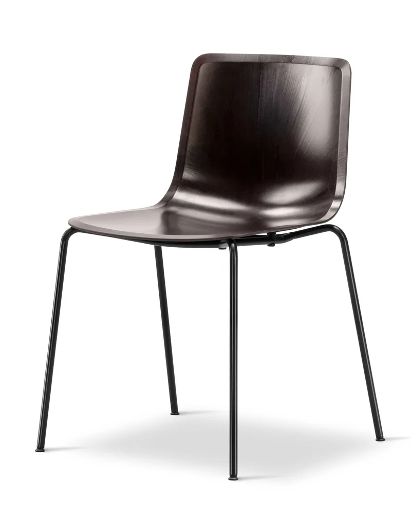 Pato Paper 4 Leg Chair by Fredericia in Papershell w/black screws, FSC Mix 70%, Black – product photo 1 of 4