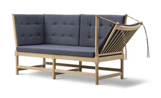 The Spoke-Back Sofa van Fredericia in Capture 5201, Oak soap, FSC Mix 70% – productfoto 2 van 4
