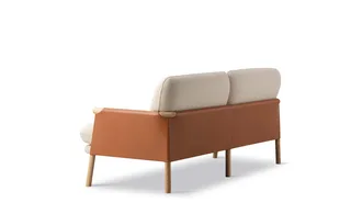 Savannah Sofa, 2 seater, 182 cm van Fredericia in Hallingdal 200, Leather Max 95, Cognac, Oak light oil, FSC Mix 70% – productfoto 2 van 4