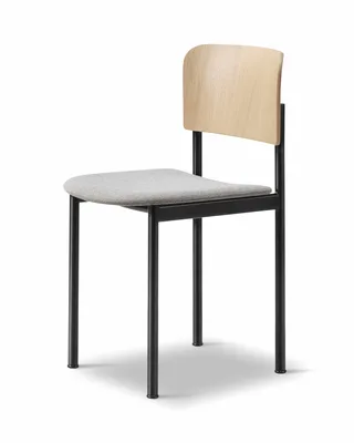 Plan Chair Seat Upholstered by Fredericia in Re-Wool 128, Oak lacquer, FSC Mix 70%, Black – product photo 2 of 4
