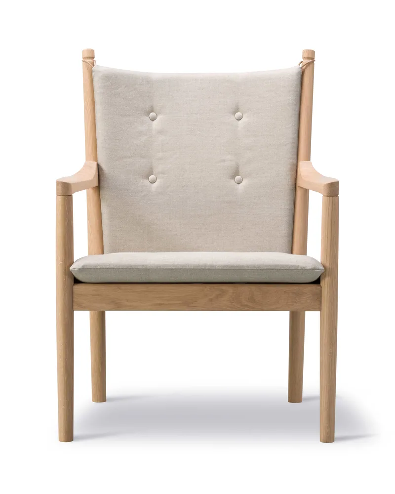 1788 Easy chair by Fredericia in Natural Linen 0003, Oak soap, FSC Mix 70% – product photo
