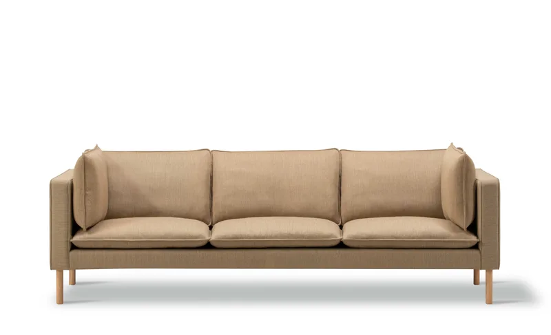 Jota Sofa on Legs, 3-pers., 231 cm von Fredericia in Mood 4104, Oak light oil, FSC Mix 70%, Arm cushions included – Produktfoto 2 von 2