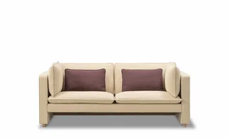 Jota Sofa, 2 seater, 185 cm by Fredericia in Vidar 323, Oak light oil, FSC Mix 70%, Arm cushions included – product photo 4 of 6