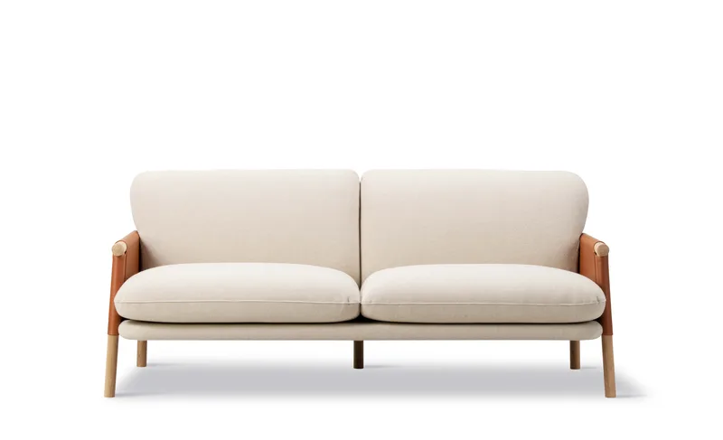 Savannah Sofa, 2 seater, 182 cm van Fredericia in Hallingdal 200, Leather Max 95, Cognac, Oak light oil, FSC Mix 70% – productfoto 4 van 4