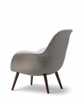 Swoon Lounge Petit Wood base by Fredericia in Sunniva 717, Walnut lacquer – product photo 3 of 4