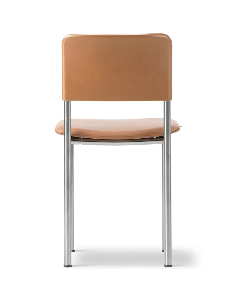 Plan Chair Fully Upholstered de Fredericia en Leather Max 95, Cognac, Brushed steel – photo du produit 2 sur 4