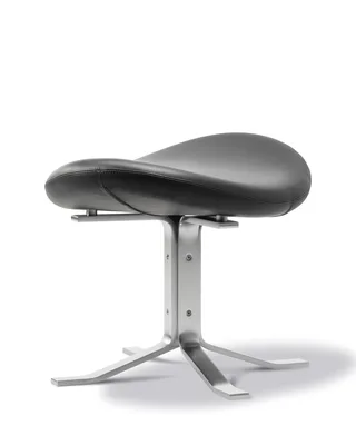 Corona Ottoman by Fredericia in Leather Omni 301, Black, Brushed steel – product photo 2 of 3