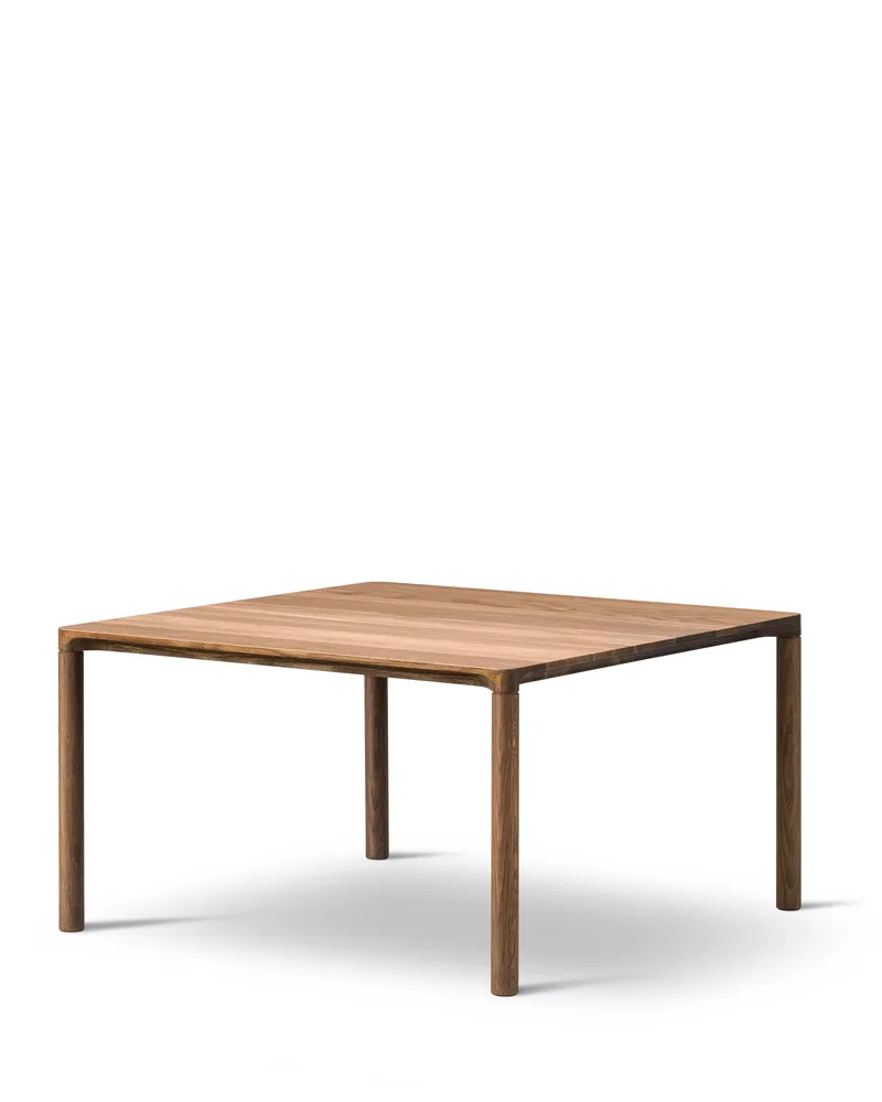 Piloti Wood, 63x63 cm de Fredericia en Smoked oak, olied, FSC Mix 70%, 35 cm – photo du produit 1 sur 2