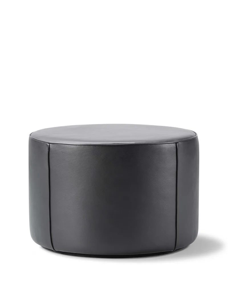 Mono Pouf Ø55 by Fredericia in Leather Omni 301, Black – product photo
