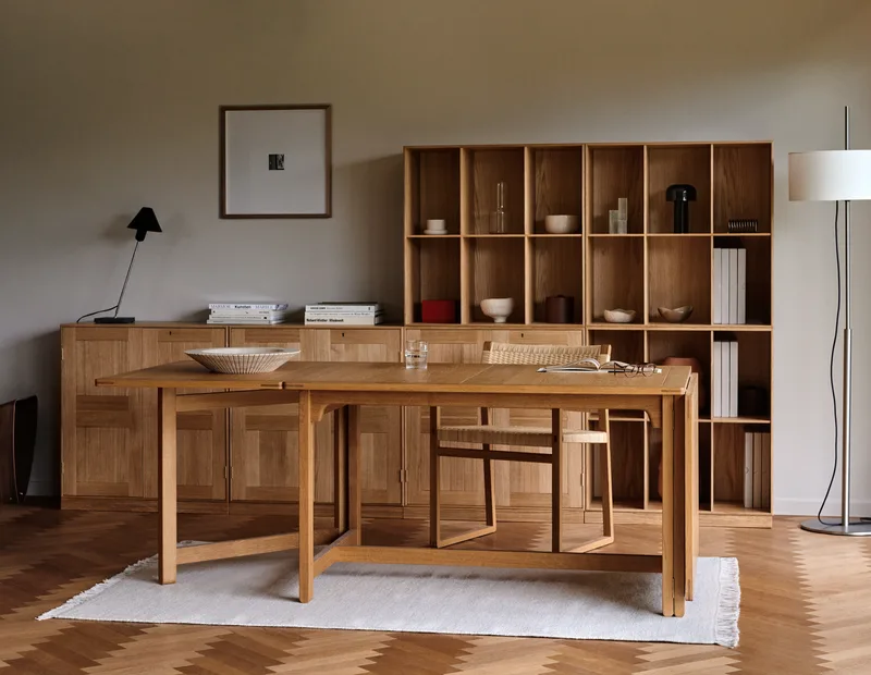 MK67 Bookcase by Fredericia in Oak oil – interior photo 1 of 4