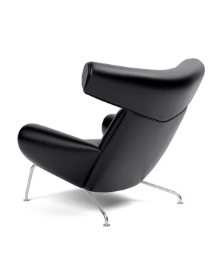 Wegner Ox Chair van Fredericia in Leather Primo 88, Black, Piping as upholstery, Brushed stainless steel – productfoto 4 van 5