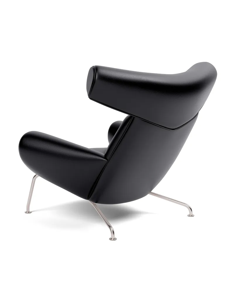 Wegner Ox Chair van Fredericia in Leather Primo 88, Black, Piping as upholstery, Brushed stainless steel – productfoto 4 van 5