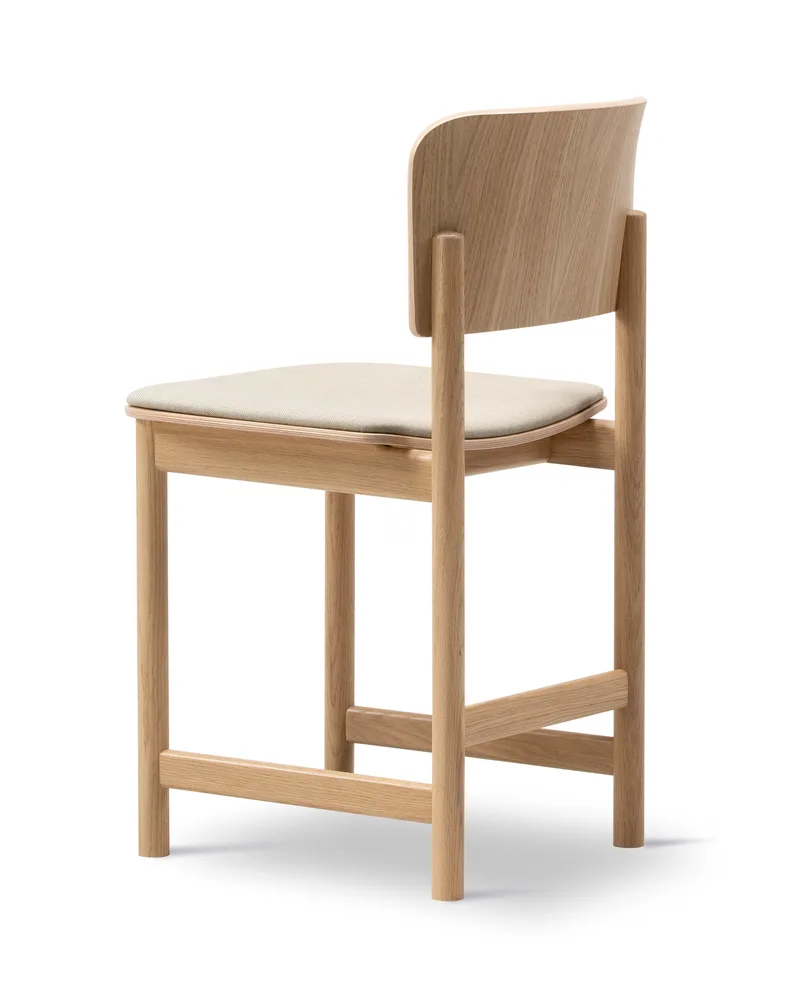 Plan Wood Chair Seat upholstered van Fredericia in Technicolour 210, Oak lacquer, FSC Mix 70% – productfoto 3 van 4