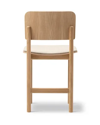 Plan Wood Chair Seat upholstered van Fredericia in Technicolour 210, Oak lacquer, FSC Mix 70% – productfoto 2 van 4