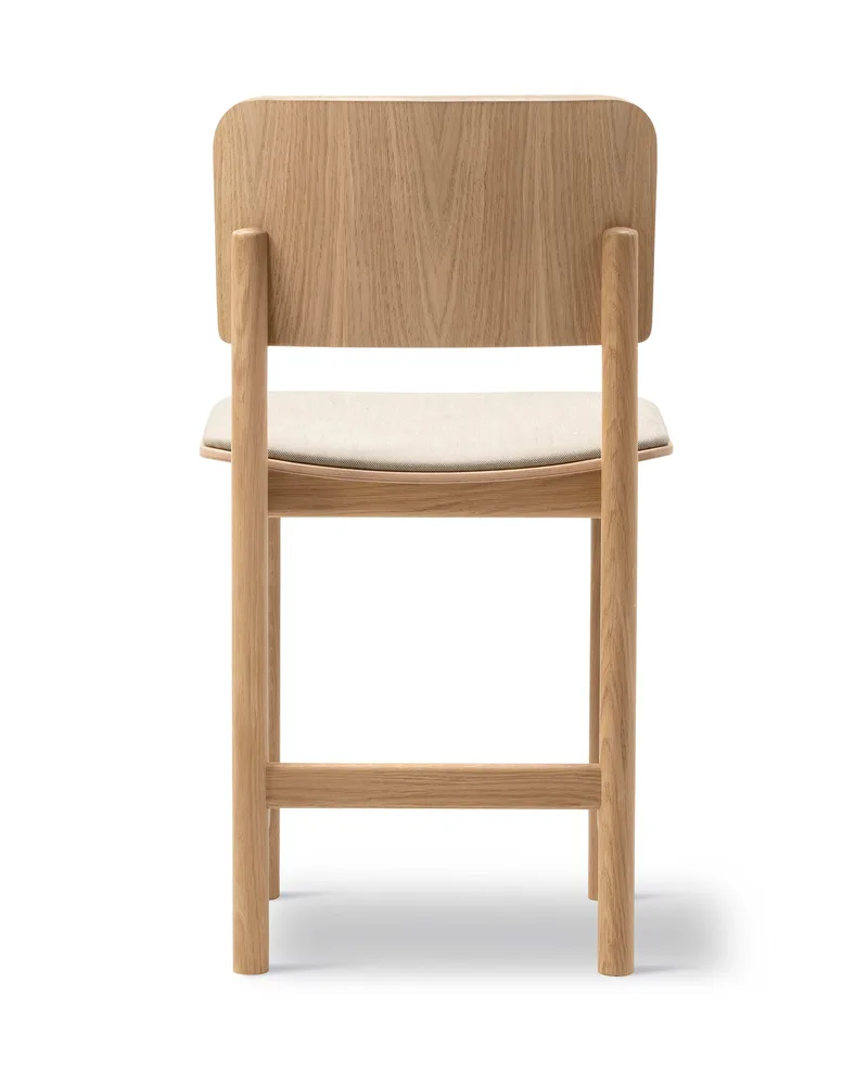Plan Wood Chair Seat upholstered van Fredericia in Technicolour 210, Oak lacquer, FSC Mix 70% – productfoto 2 van 4