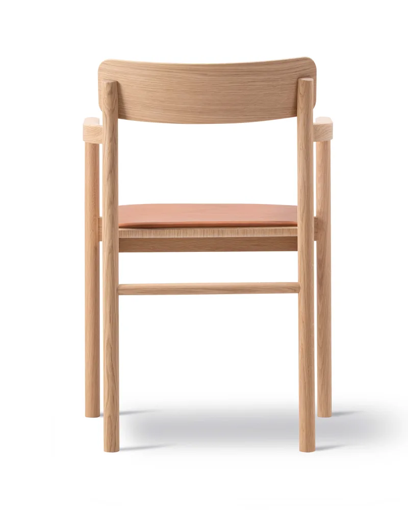 Post Chair Seat upholstered by Fredericia in Leather Max 95, Cognac, Oak light oil, FSC Mix 70% – product photo 2 of 4