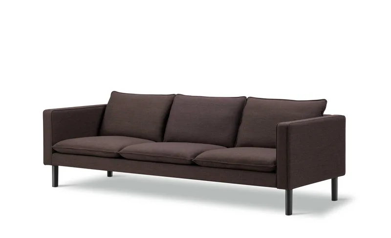 Jota Sofa on Legs, 3-pers., 231 cm von Fredericia in Technicolour 370, Oak black lacquer FSC Mix 70%, Arm cushions not included – Produktfoto 1 von 4