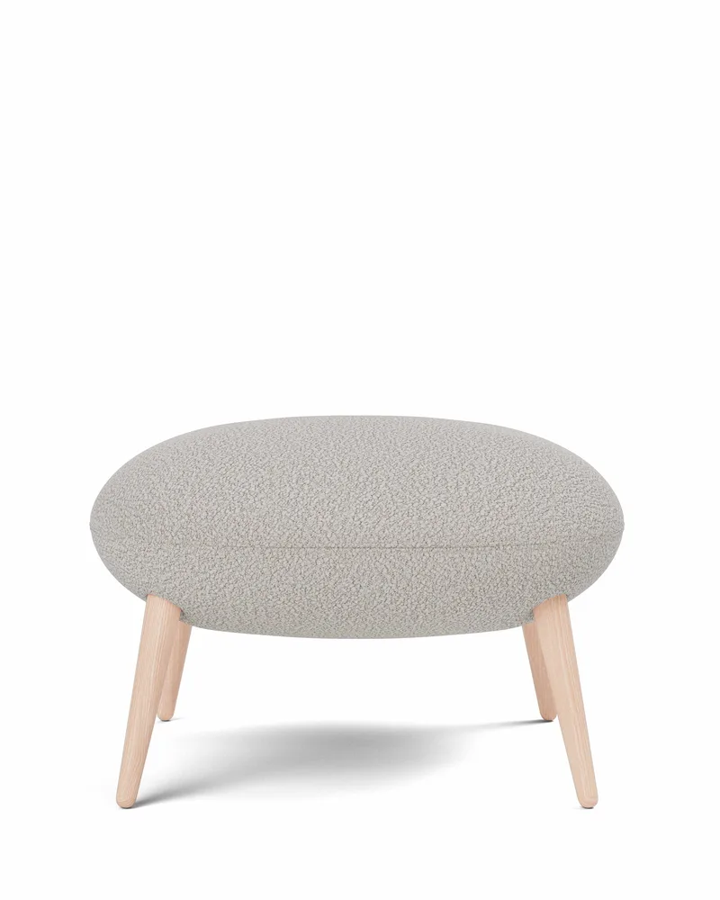 Swoon Ottoman von Fredericia in Elle 230, Oak lacquer, FSC Mix 70% – Produktfoto