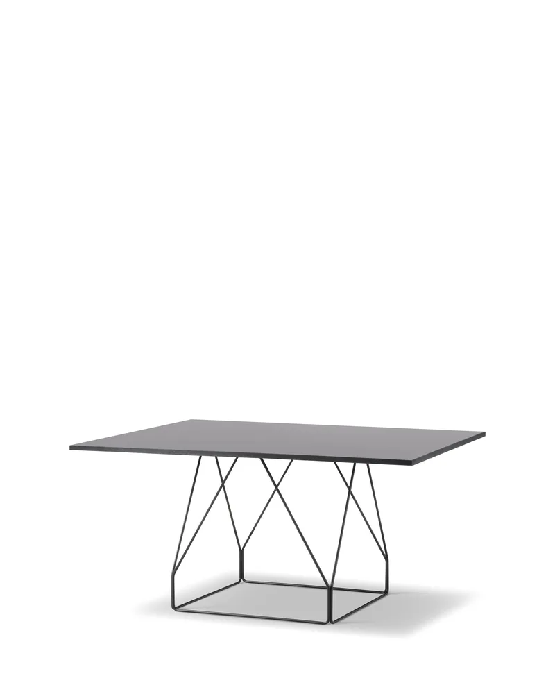 JG Table, 140x140 cm de Fredericia en Black linoleum, Black lacquer, Black oak – photo du produit 1 sur 2