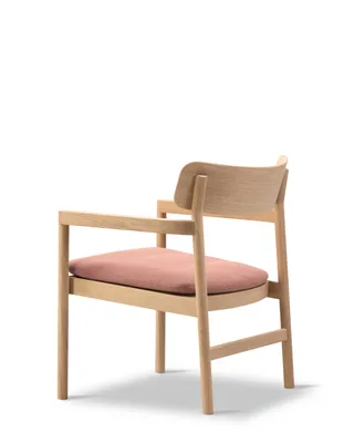 Post Lounge Chair von Fredericia in Vidar 633, Oak light oil, FSC Mix 70%, With natural webbing – Produktfoto 3 von 4