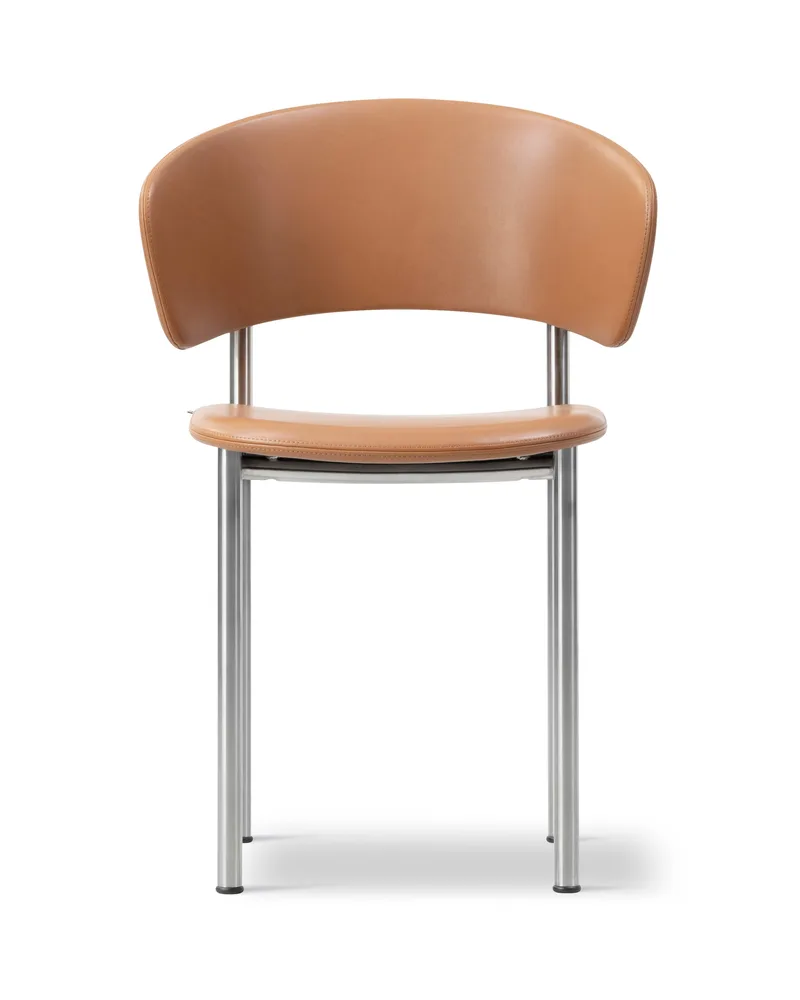 Plan Armchair van Fredericia in Leather Max 95, Cognac, Brushed steel – productfoto 4 van 4
